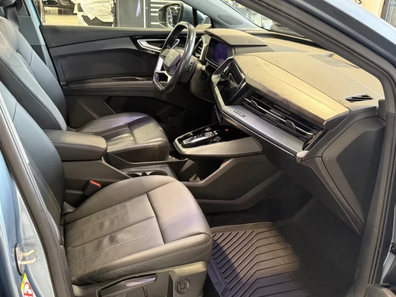 Audi Q4 e-tron 40 LED Pano ACC Leder Navi AHK, снимка 10 - Автомобили и джипове - 52677620