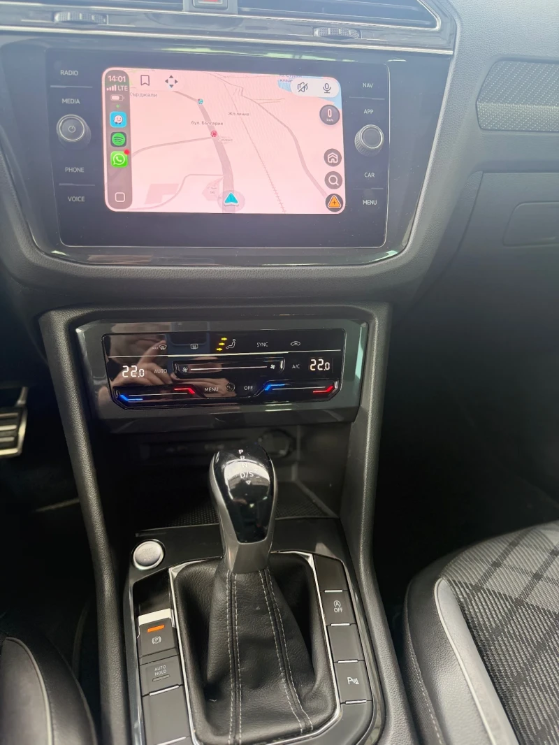 VW Tiguan R-Line, снимка 9 - Автомобили и джипове - 52932362
