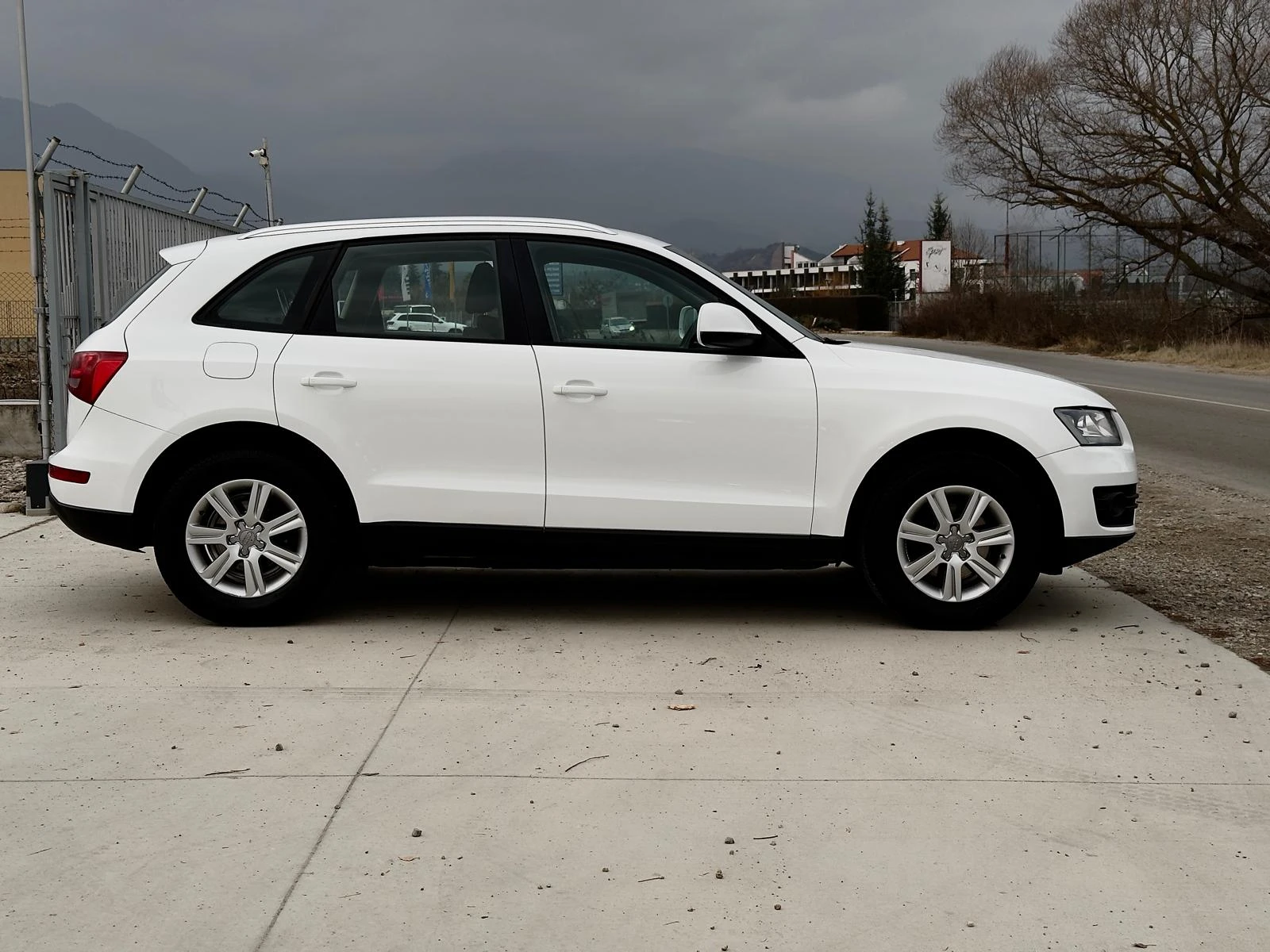 Audi Q5 2.0 TDI Quatto/Сервизна история/Климатроник/Лизинг - изображение 3