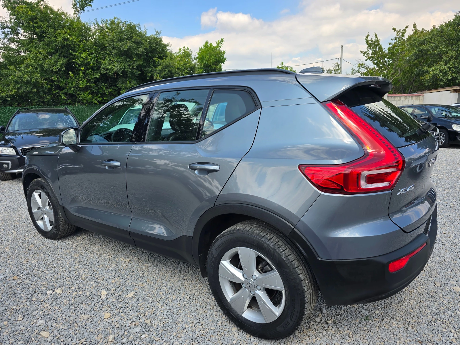 Volvo XC40 2.0D3-ЕВРО 6В-АВТОМАТИК-НАВИГАЦИЯ - изображение 3