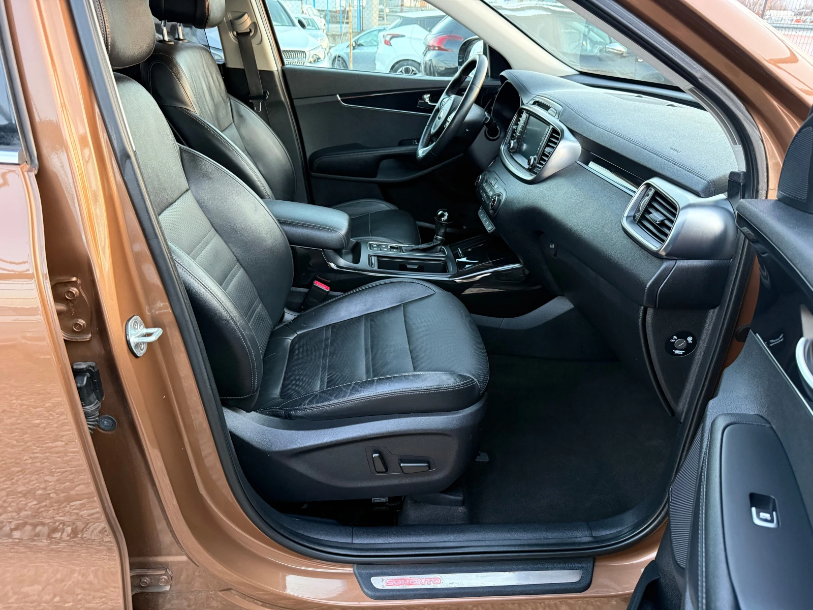 Kia Sorento 2.2 PLATINUM EDITION, снимка 14 - Автомобили и джипове - 53877507