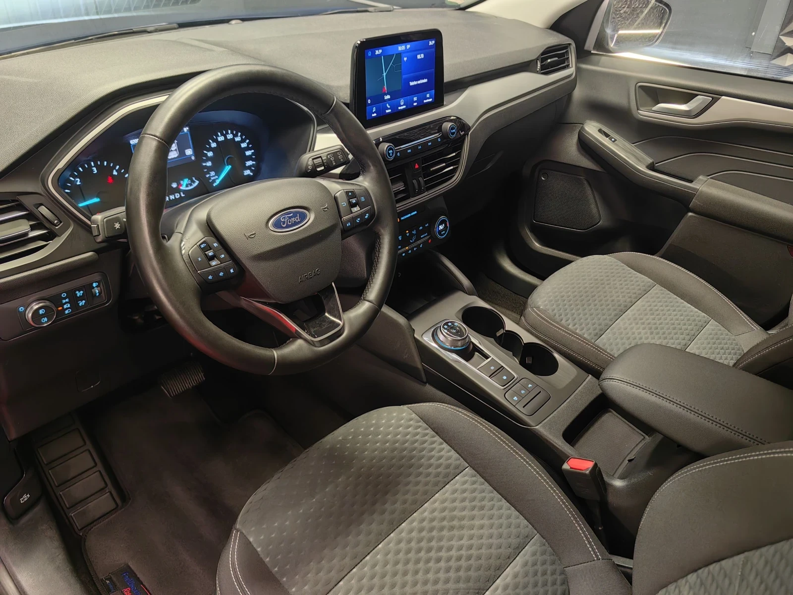 Ford Kuga 2.0d* 62000КМ* АВТОМАТ* 4х4* GERMANY* FULL, снимка 5 - Автомобили и джипове - 54068258