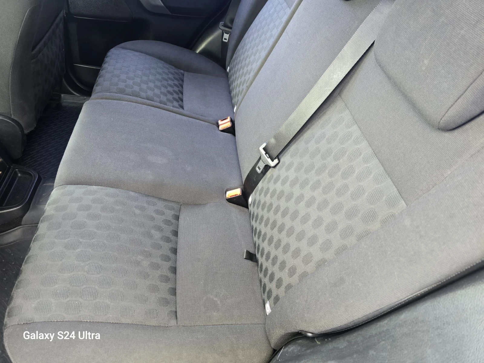 Land Rover Freelander 2.2D, снимка 12 - Автомобили и джипове - 54079747