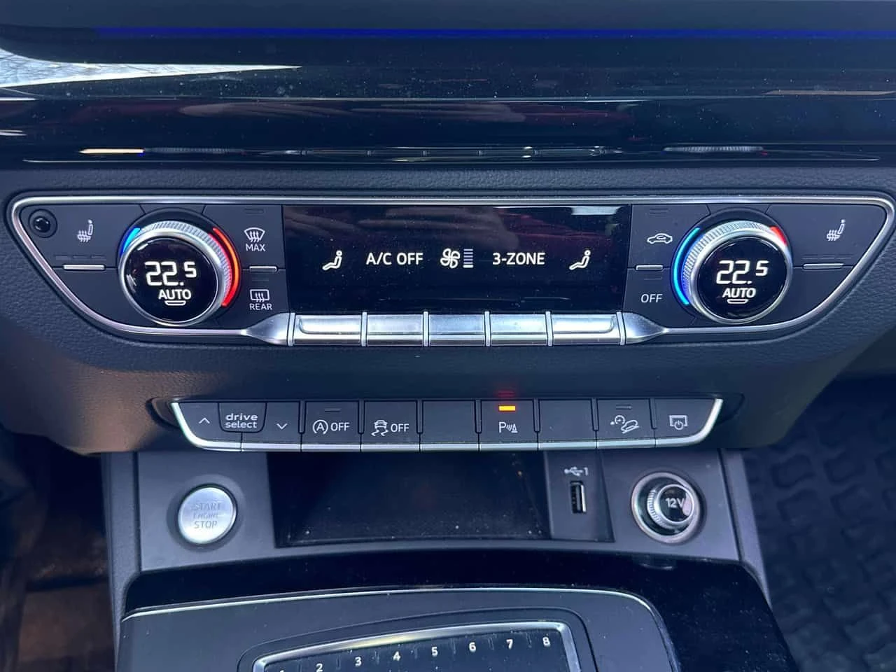 Audi Q5 Technik/CARFAX/ДИСТРОНИК/360 КАМ/ПАНОРАМА/ПОДГРЕВ/, снимка 14 - Автомобили и джипове - 54231540