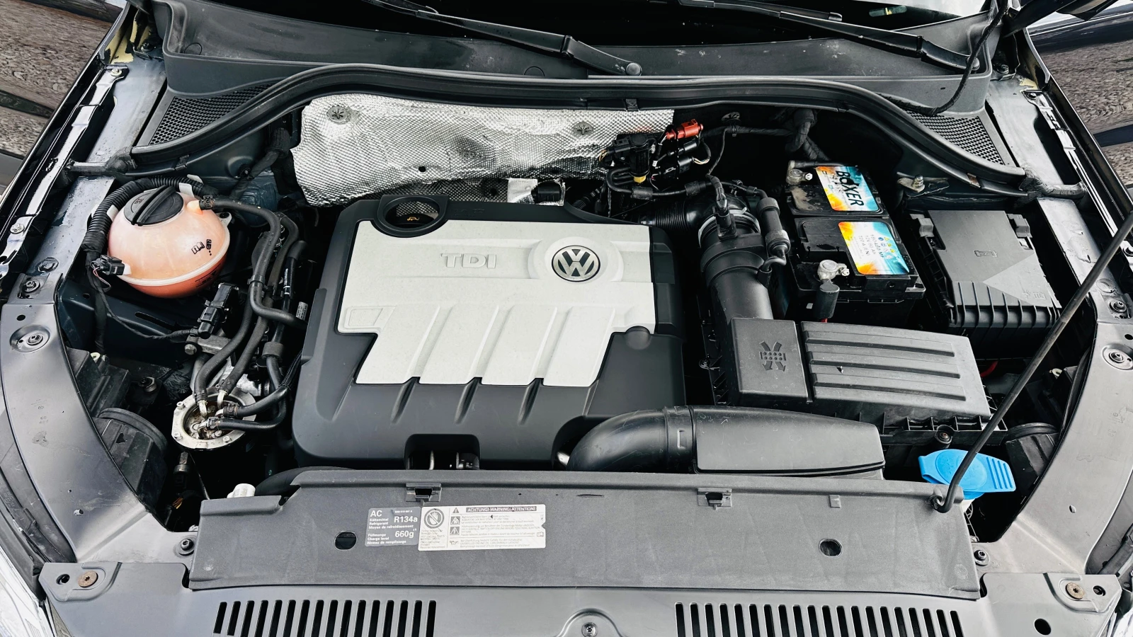 VW Tiguan 2.0tdi-4motion-Италия, снимка 14 - Автомобили и джипове - 54383301