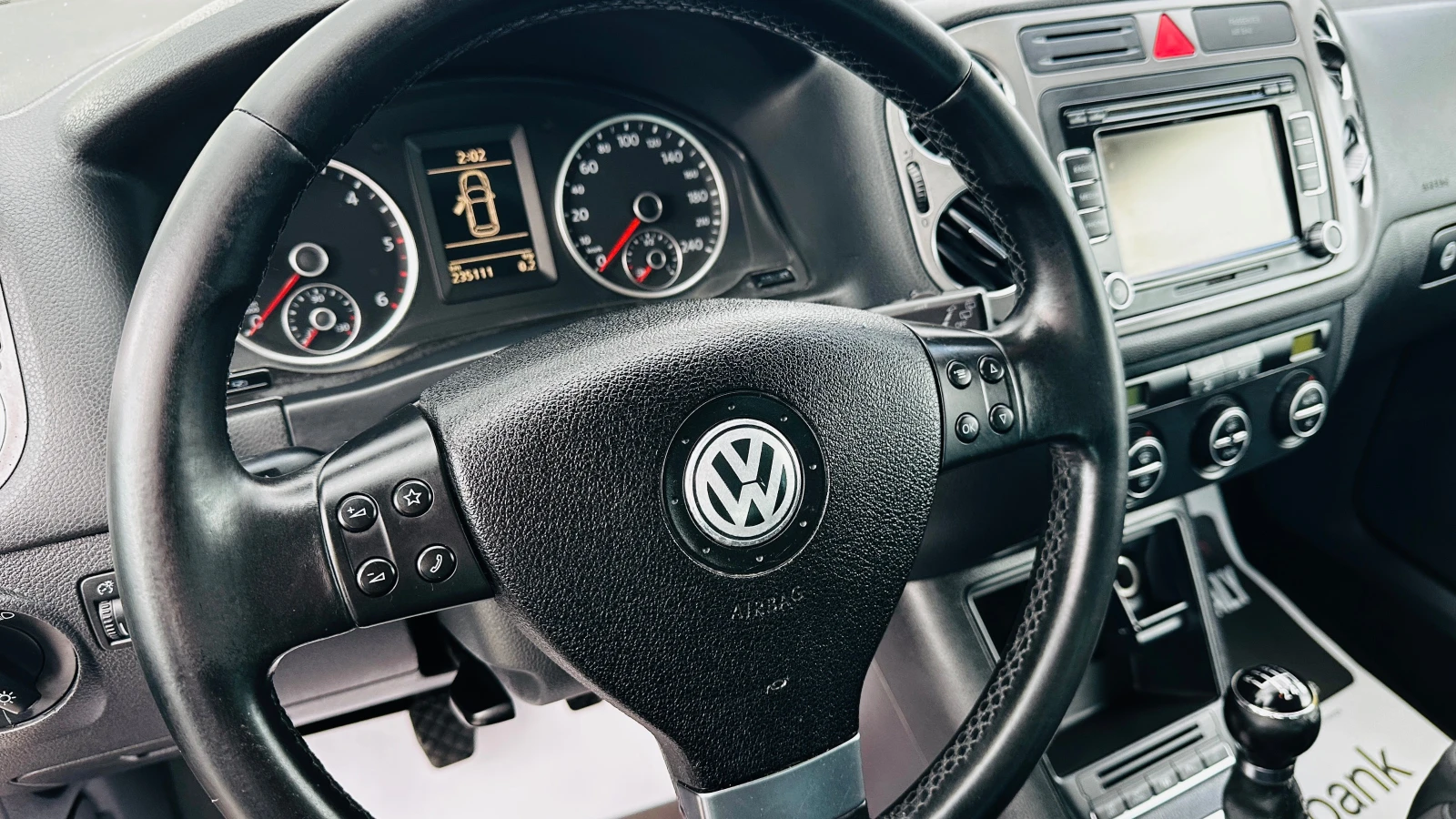 VW Tiguan 2.0tdi-4motion-Италия, снимка 12 - Автомобили и джипове - 54383301