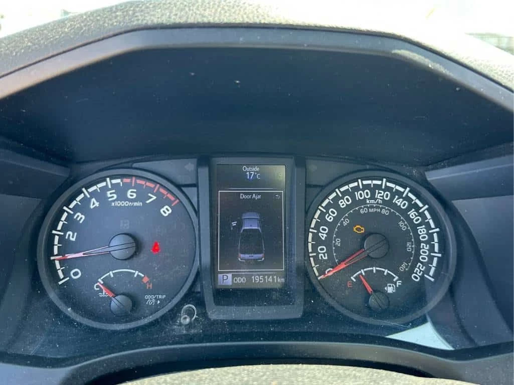 Toyota Tacoma  SR+ | АВТОКРЕДИТ | DISTRONIC | ПОДГРЕВИ | , снимка 8 - Автомобили и джипове - 54699557