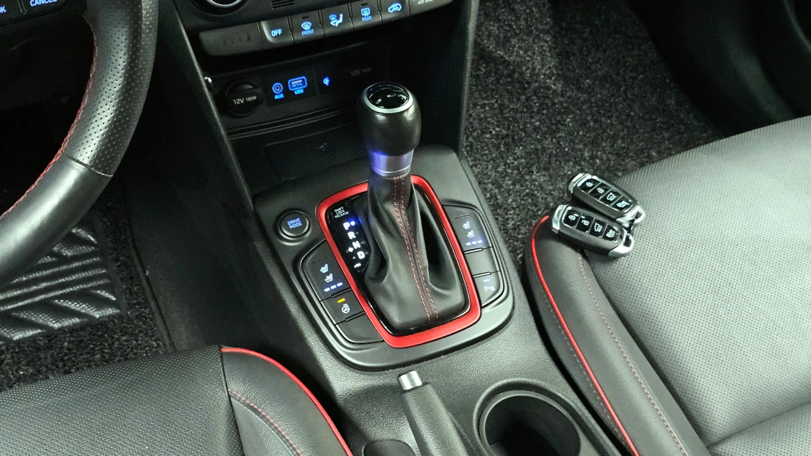 Hyundai Kona 1.6T Premium Special* BLIND SPOT* HUD* КРАЙНА ЦЕНА, снимка 9 - Автомобили и джипове - 55496099