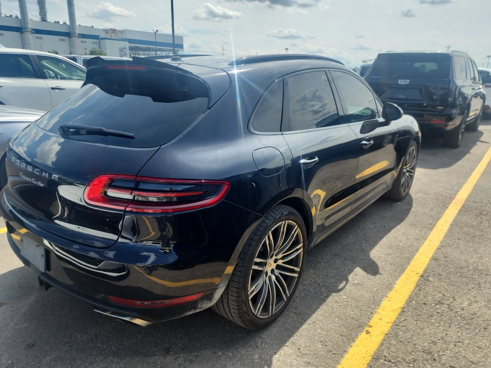 Porsche Macan  TURBO 3.6 / CARFAX / 2 КЛЮЧА / ОБДУХВАНЕ / АВТОКР, снимка 3 - Автомобили и джипове - 56001898