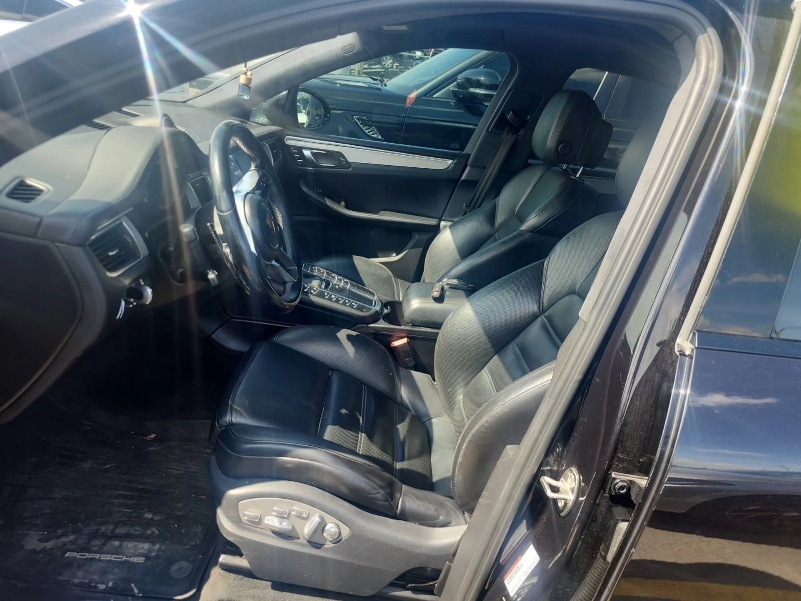 Porsche Macan  TURBO 3.6 / CARFAX / 2 КЛЮЧА / ОБДУХВАНЕ / АВТОКР, снимка 8 - Автомобили и джипове - 56001898