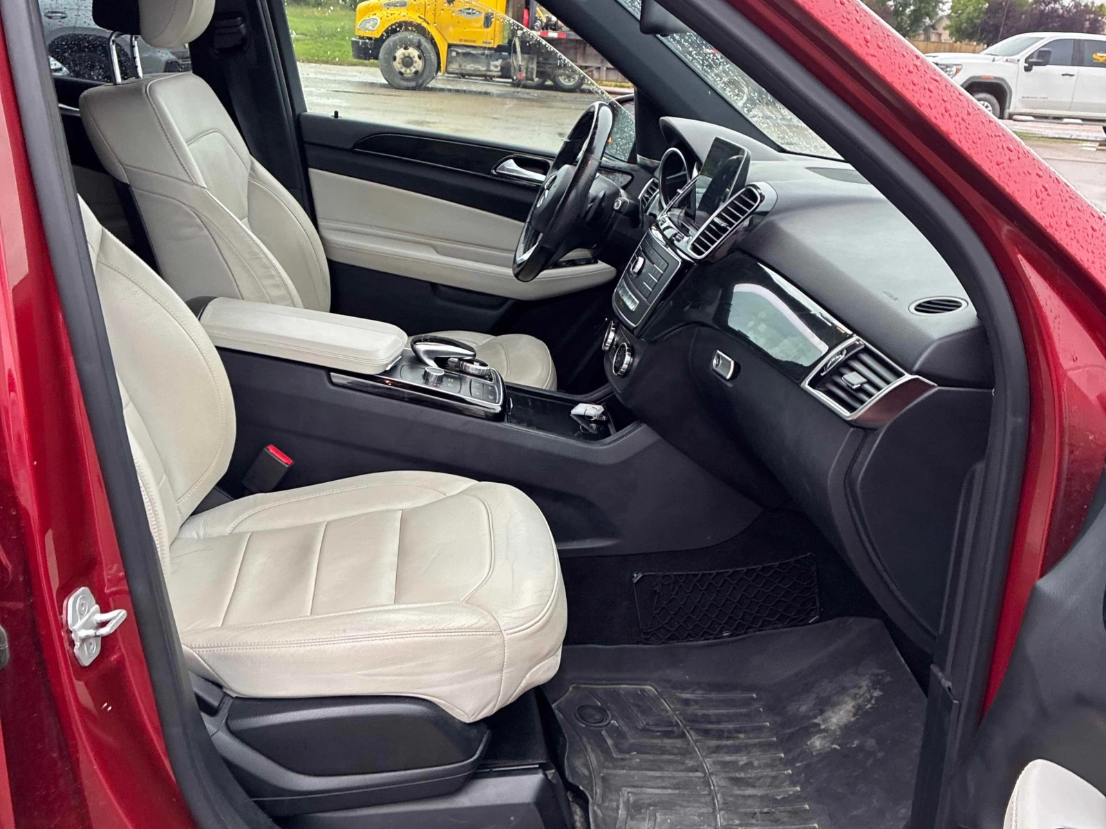 Mercedes-Benz GLE 43 AMG * CARFAX * ОТ ПРЕДСТАВИТЕЛСТВО * АВТОКРЕДИТ, снимка 12 - Автомобили и джипове - 56075920
