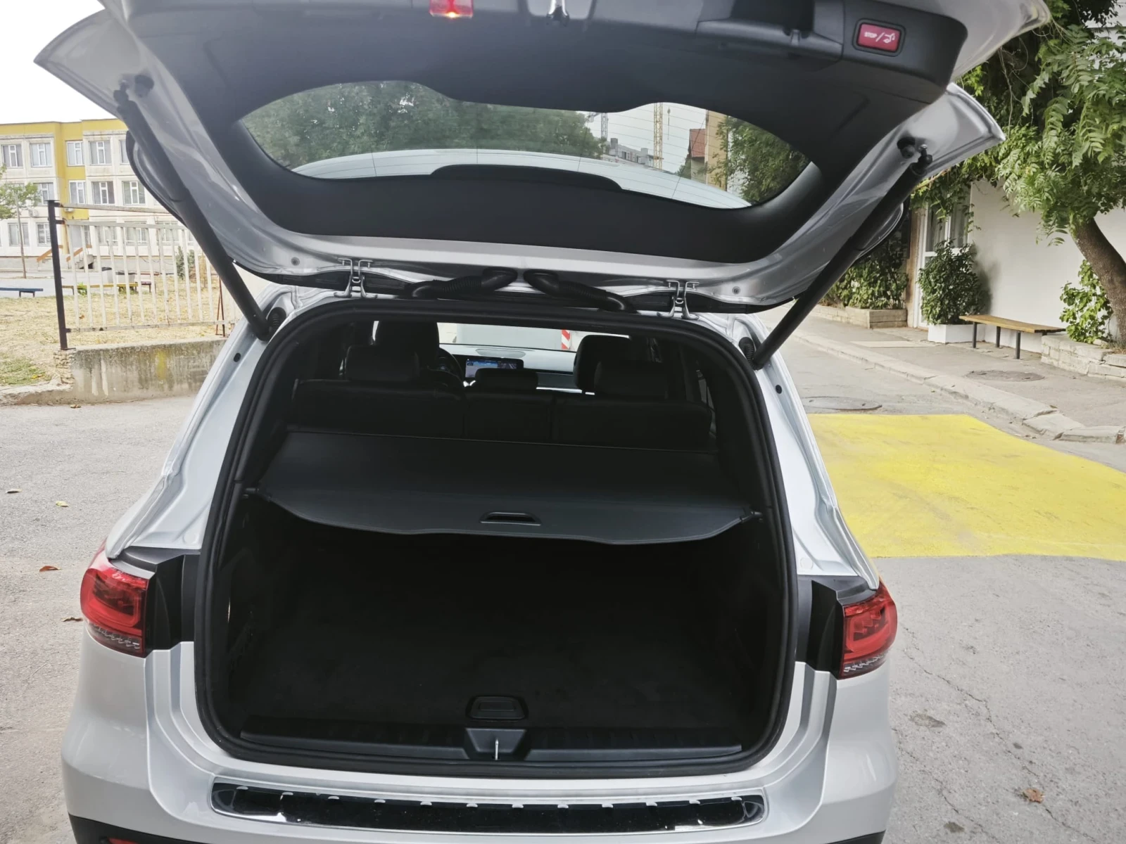Mercedes-Benz GLB 180, снимка 6 - Автомобили и джипове - 56168078