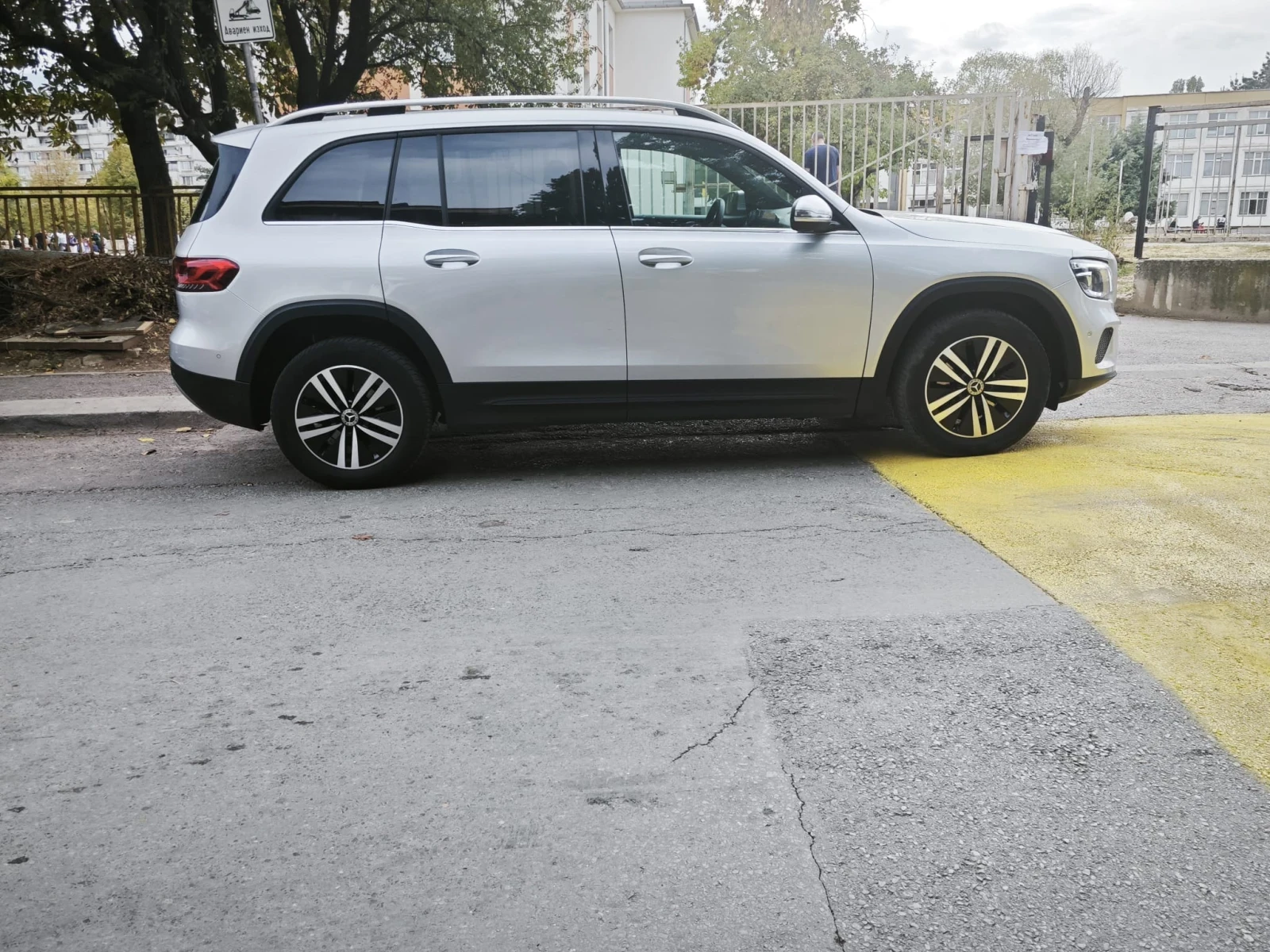 Mercedes-Benz GLB 180, снимка 12 - Автомобили и джипове - 56168078