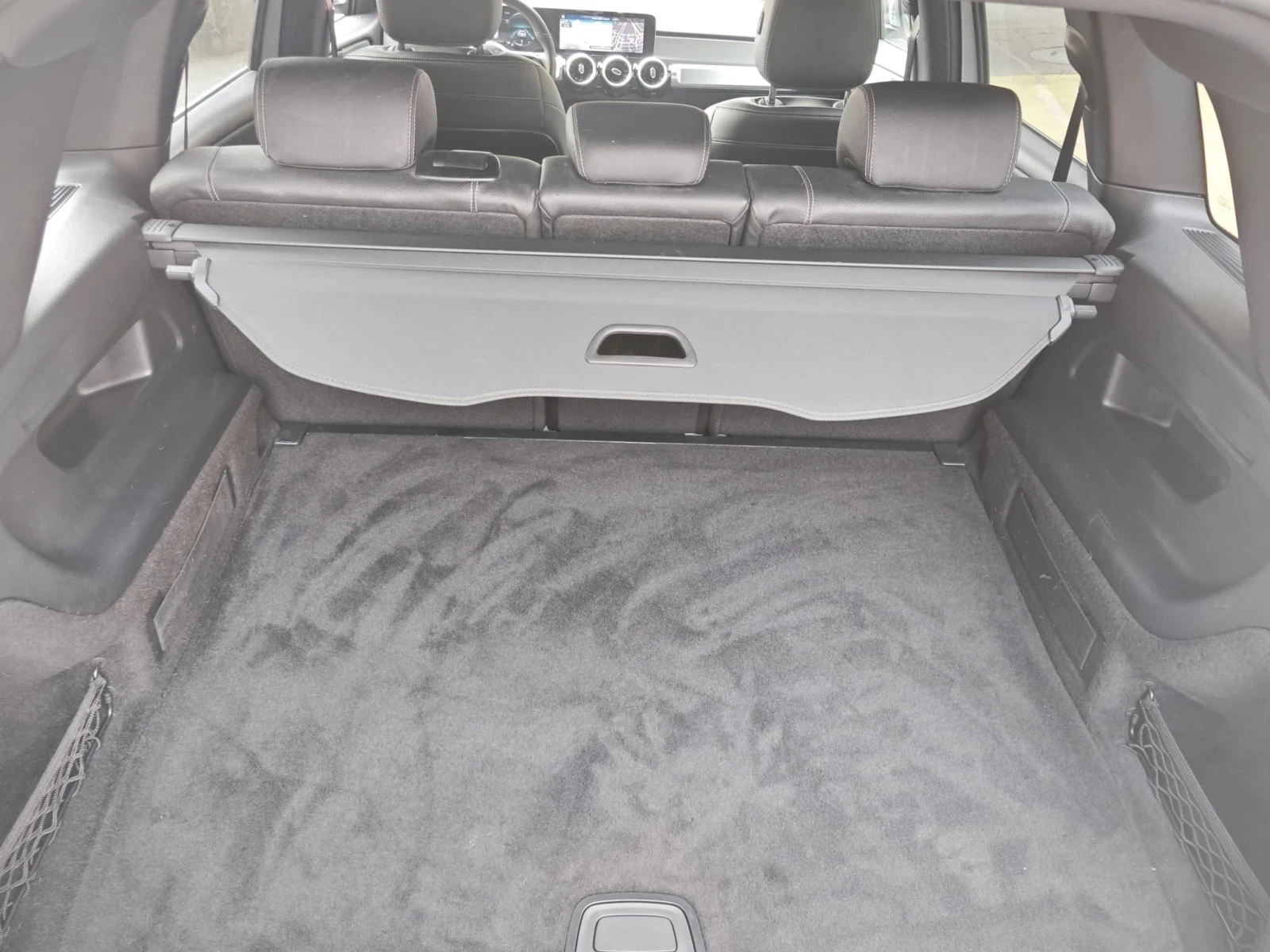 Mercedes-Benz GLB 180, снимка 9 - Автомобили и джипове - 56168078