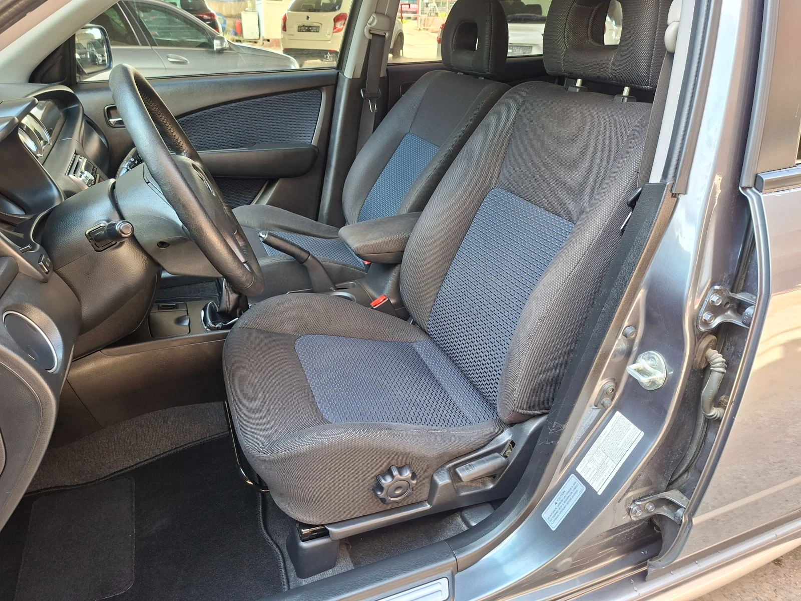 Mitsubishi Outlander 2.0 Benzin 136кс. 4×4, снимка 6 - Автомобили и джипове - 56303155