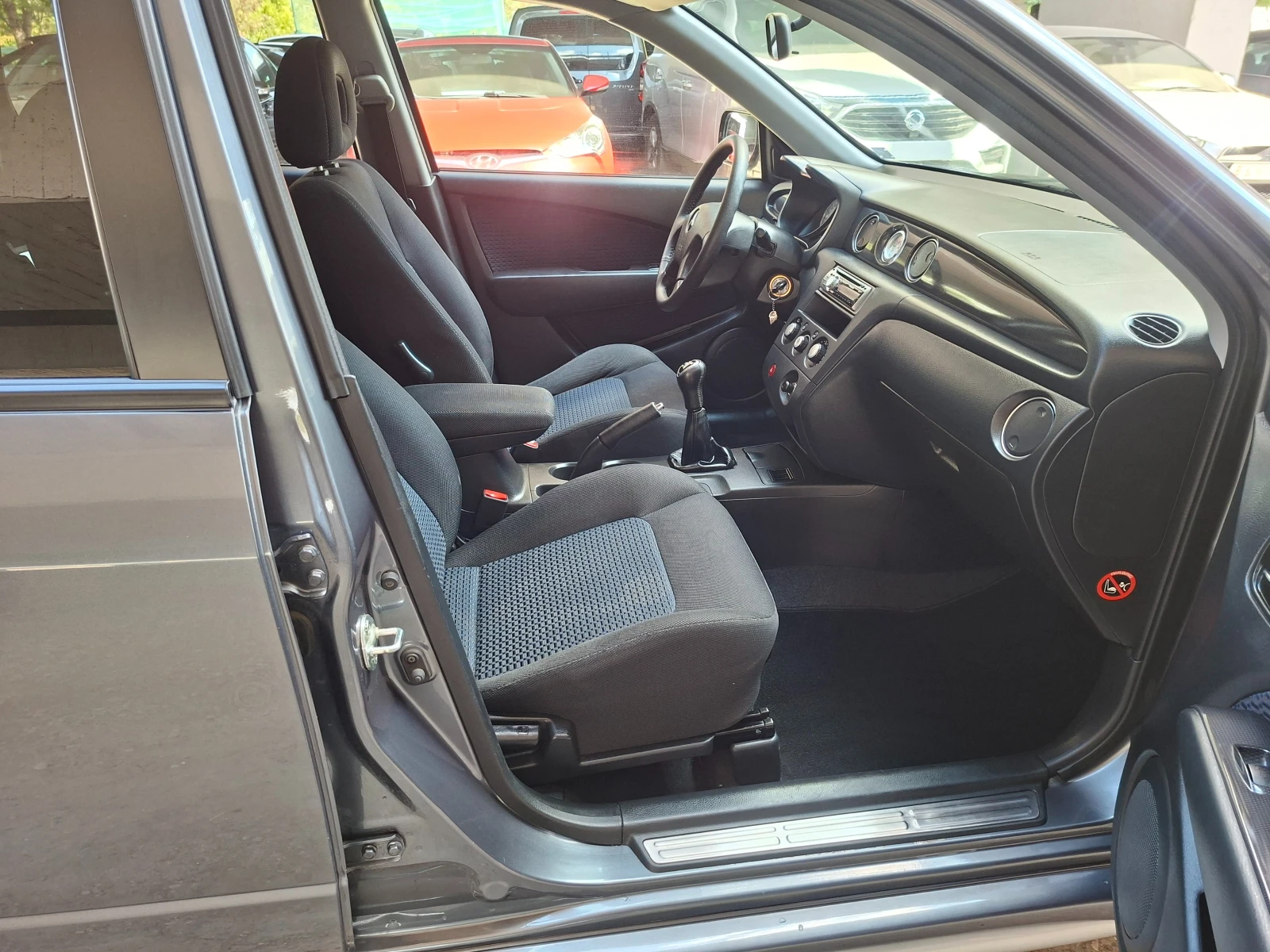 Mitsubishi Outlander 2.0 Benzin 136кс. 4×4, снимка 7 - Автомобили и джипове - 56303155