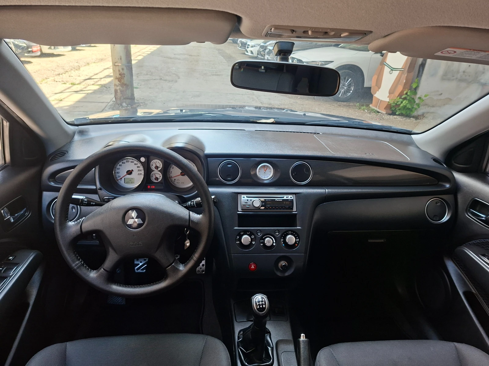 Mitsubishi Outlander 2.0 Benzin 136кс. 4×4, снимка 9 - Автомобили и джипове - 56303155