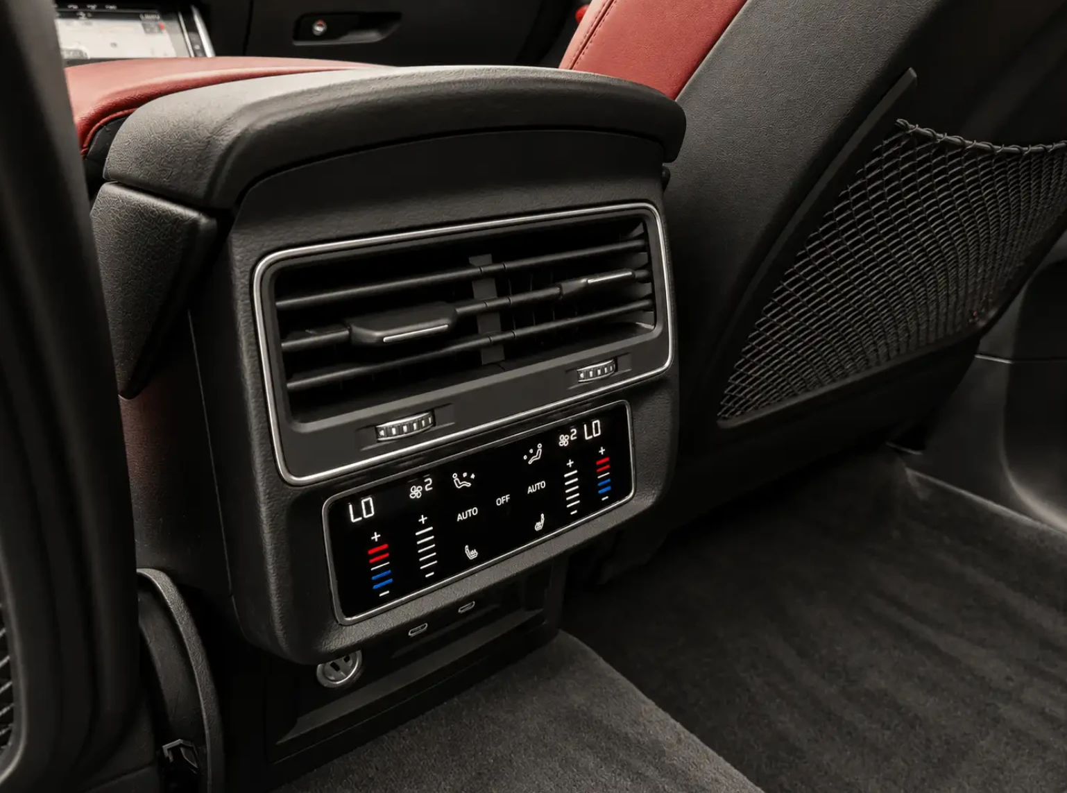 Audi SQ8 Air Distronic B&O 360cam, снимка 13 - Автомобили и джипове - 56309255