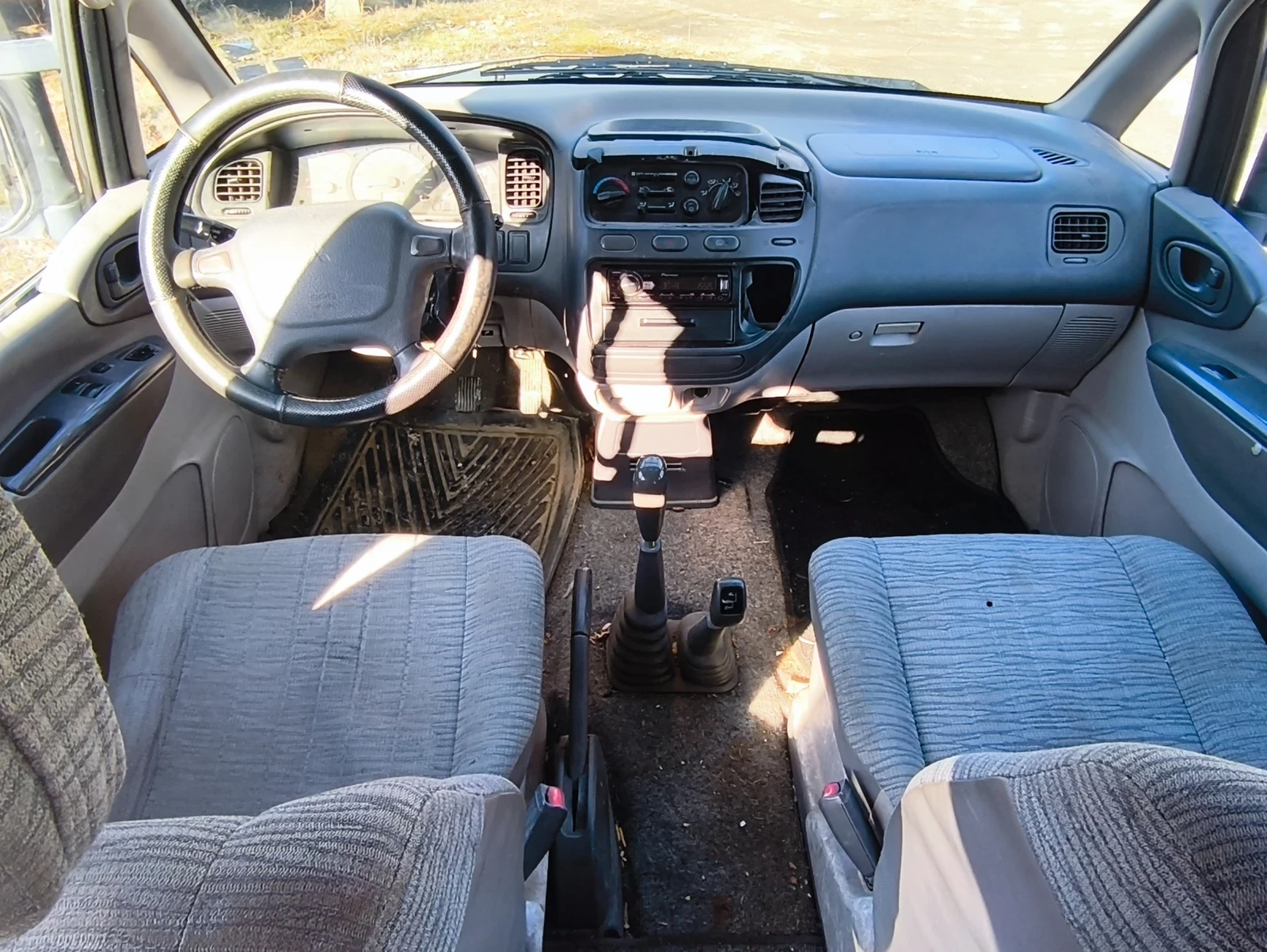 Mitsubishi Spacegear 2.4 бензин/газ - изображение 9