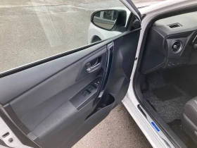 Toyota Auris 1.8 Hibrid Avtomatik 99ks 136000 km Originalni, снимка 6