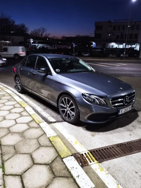  Mercedes-Benz E 220