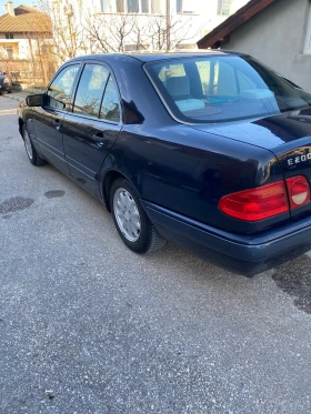 Mercedes-Benz E 200, снимка 12
