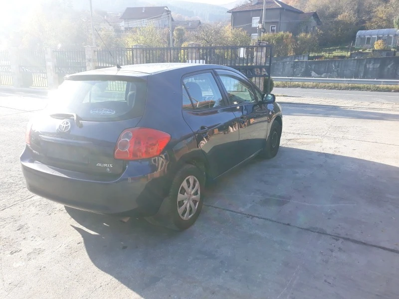 Toyota Auris 1.4i, снимка 4 - Автомобили и джипове - 38530929