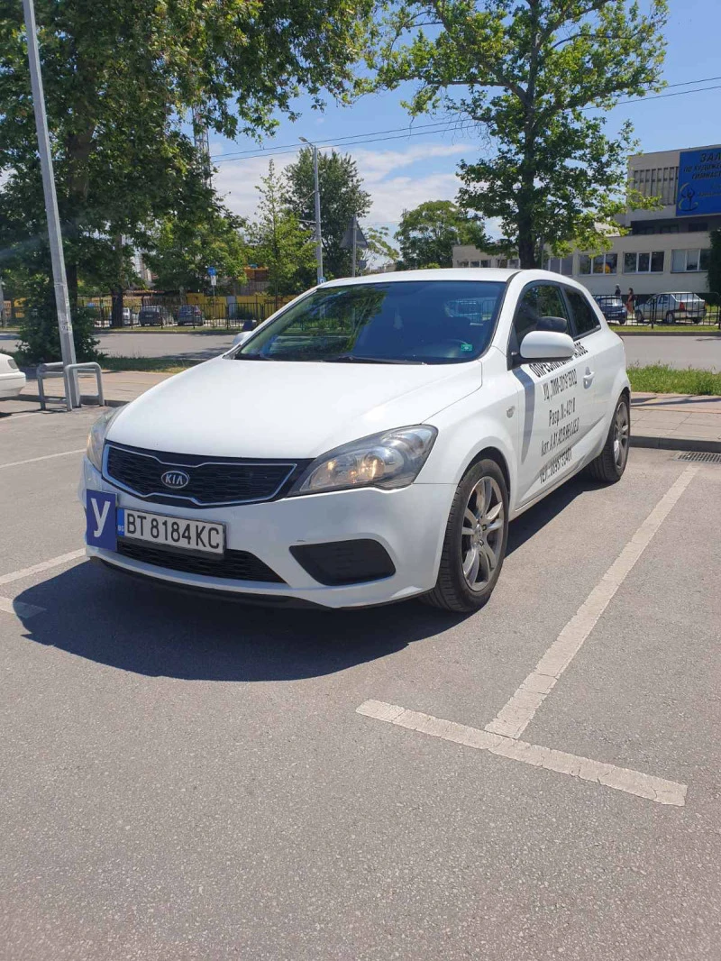 Kia Pro ceed, снимка 1 - Автомобили и джипове - 47401813