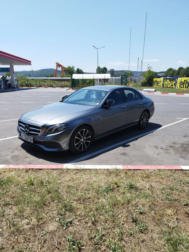 Mercedes-Benz E 220 AVANTGARDE 194k.c, снимка 1 - Автомобили и джипове - 47285947