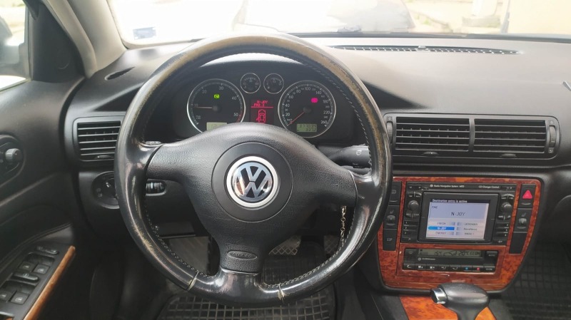 VW Passat 1.9 TDI Highline, снимка 5 - Автомобили и джипове - 46010366