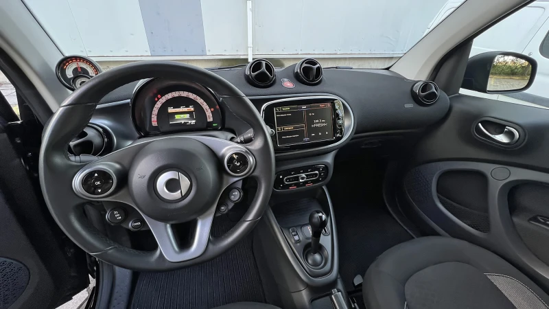 Smart Fortwo Facelift, снимка 8 - Автомобили и джипове - 47232554