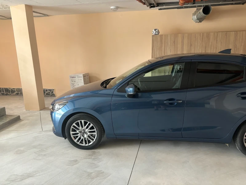 Mazda 2, снимка 10 - Автомобили и джипове - 47484564