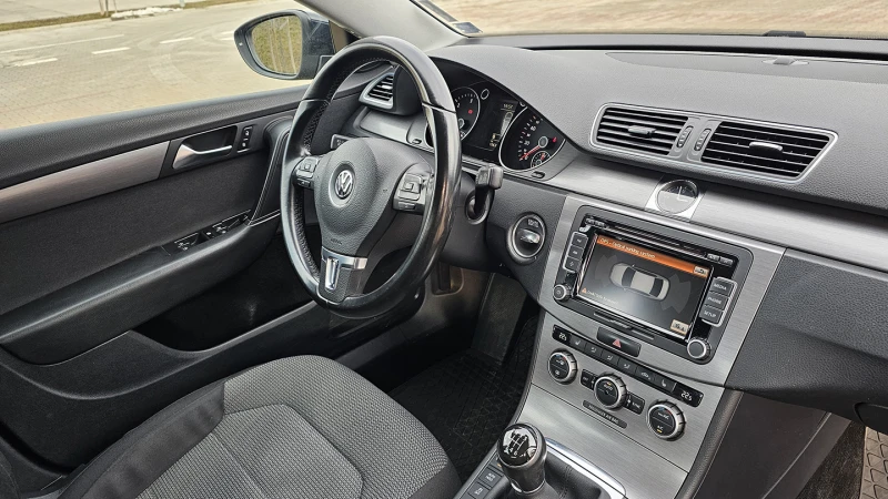 VW Passat 2.0 TDI Bluemotion, снимка 9 - Автомобили и джипове - 48816988