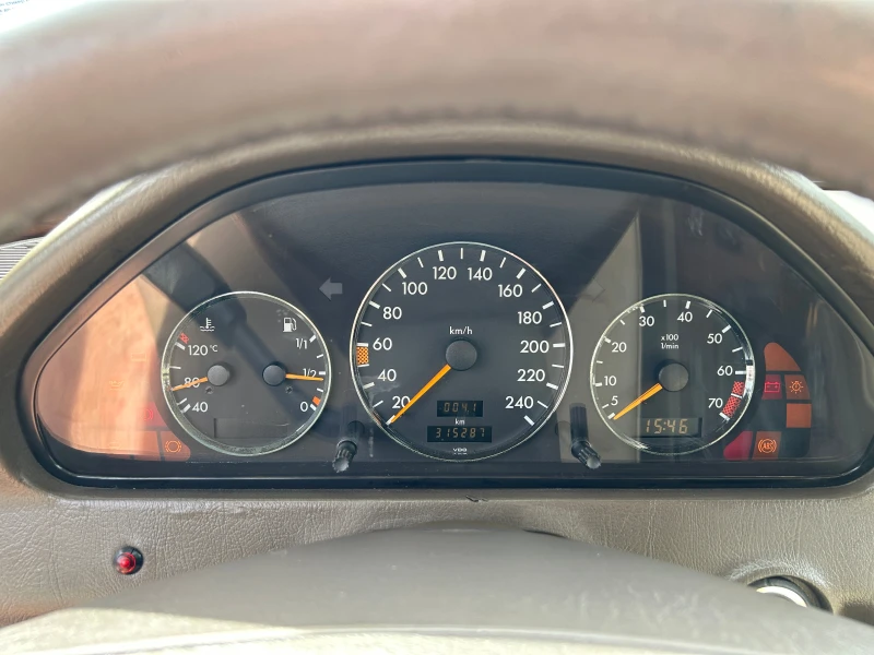 Mercedes-Benz C 200, снимка 13 - Автомобили и джипове - 52830366