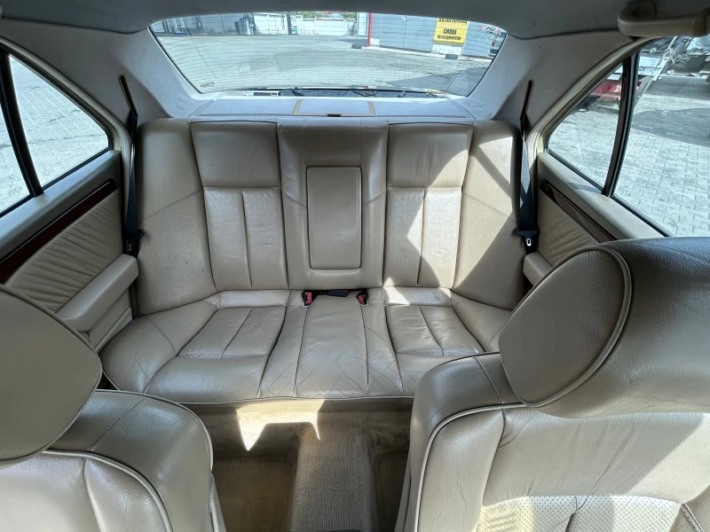 Mercedes-Benz C 200, снимка 14 - Автомобили и джипове - 52830366