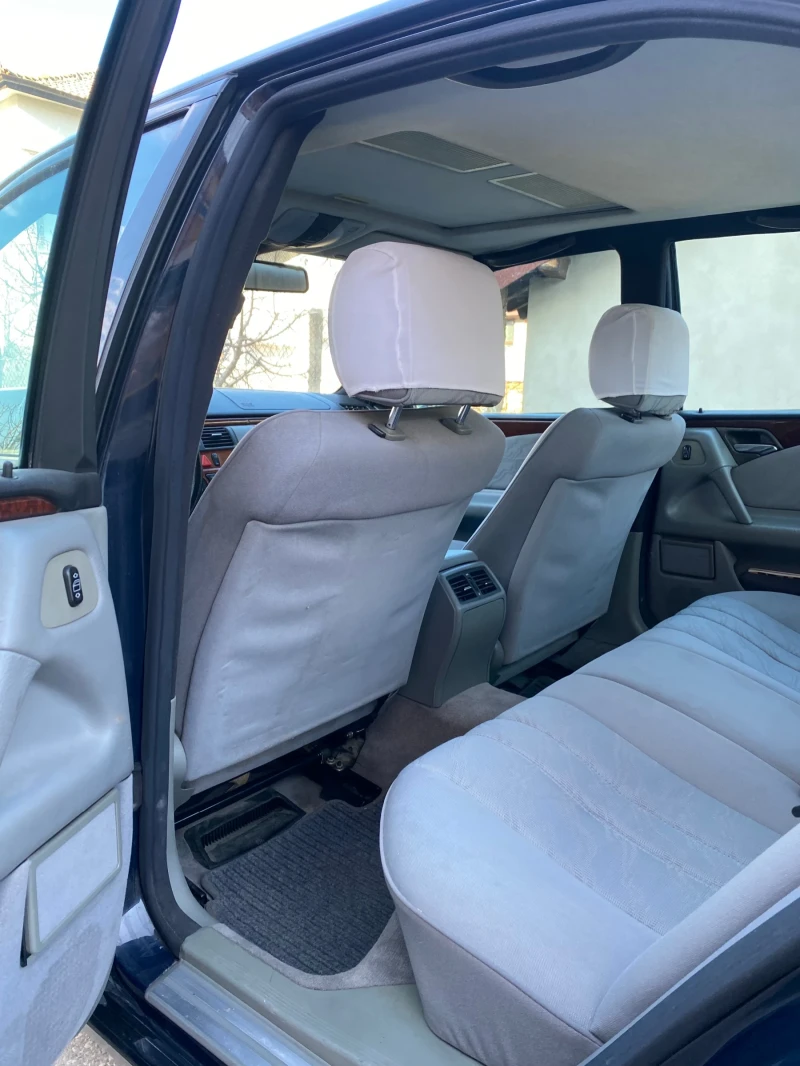 Mercedes-Benz E 200, снимка 5 - Автомобили и джипове - 52893797