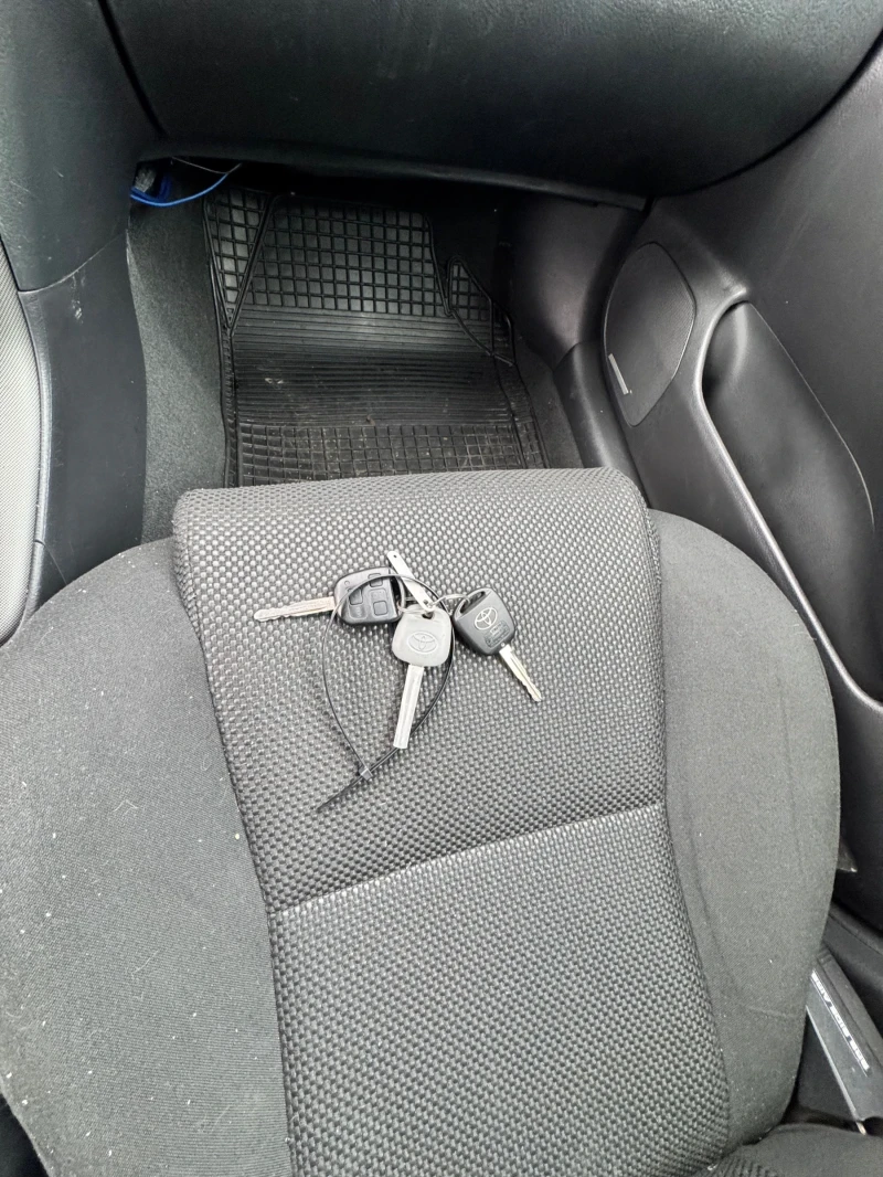 Toyota Avensis 2.0 VVTI 147 к.с., снимка 12 - Автомобили и джипове - 53285538