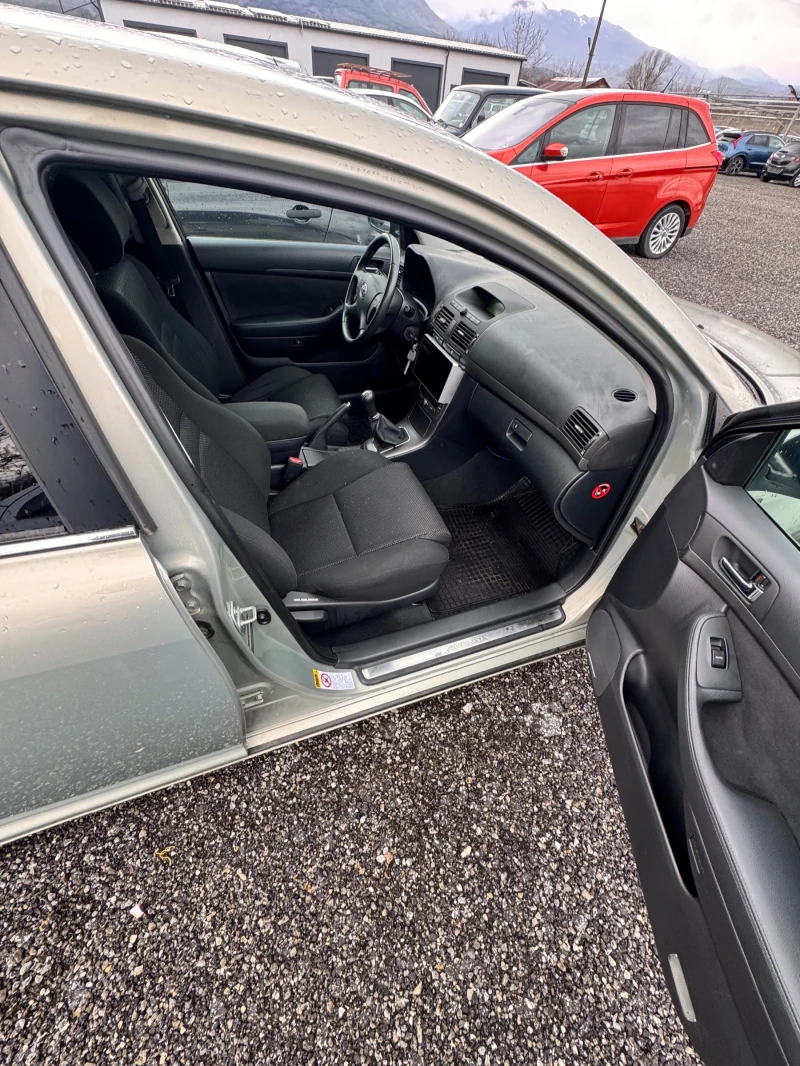 Toyota Avensis 2.0 VVTI 147 к.с., снимка 15 - Автомобили и джипове - 53285538