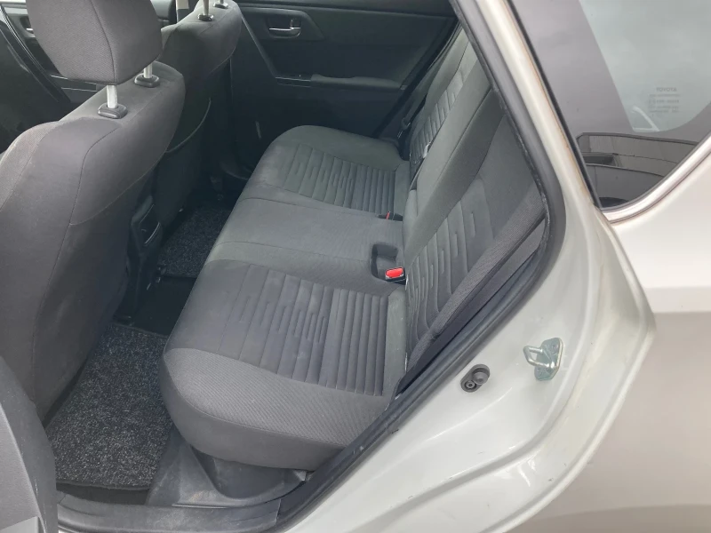 Toyota Auris 1.8 Hibrid Avtomatik 99ks 136000 km Originalni, снимка 16 - Автомобили и джипове - 53398564