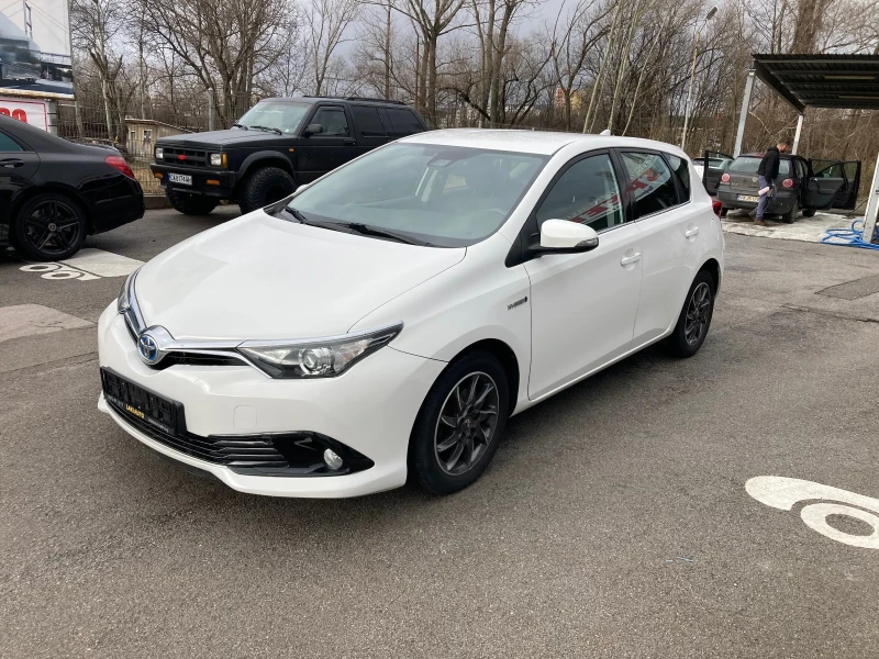 Toyota Auris 1.8 Hibrid Avtomatik 99ks 136000 km Originalni