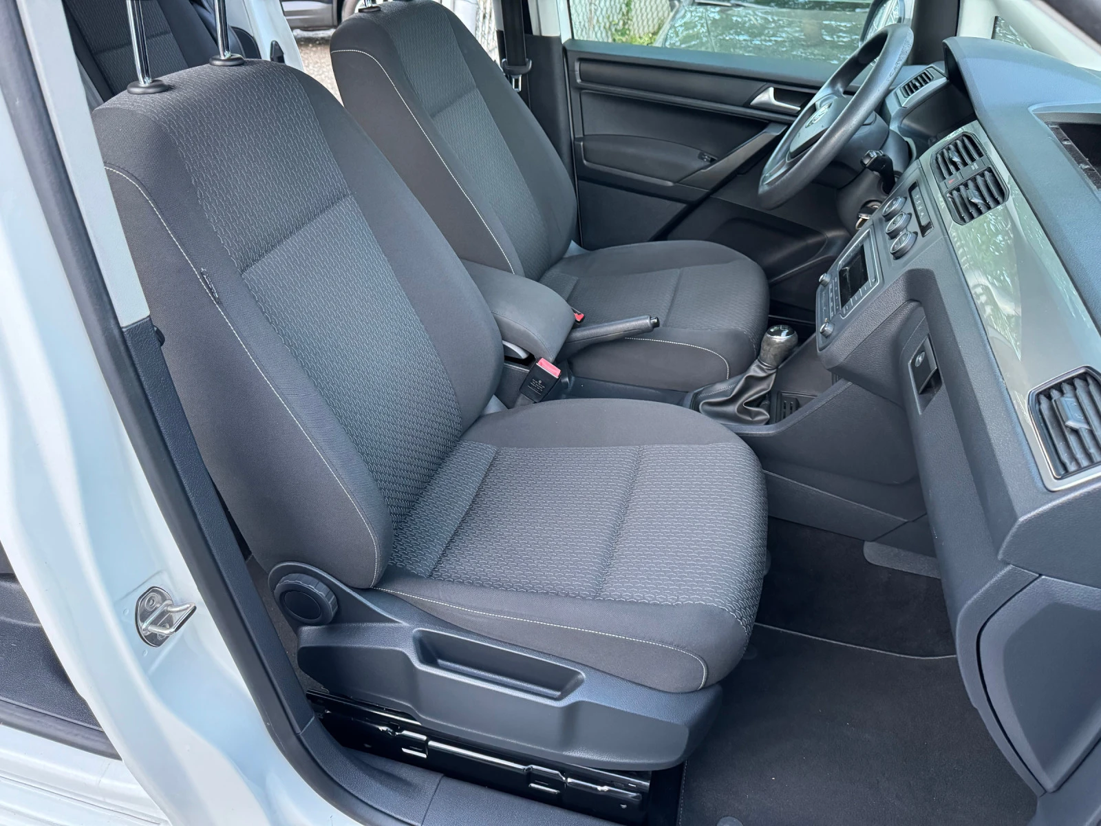 VW Caddy 2.0TDI Maxi* 6+ 1 | Mobile.bg   12