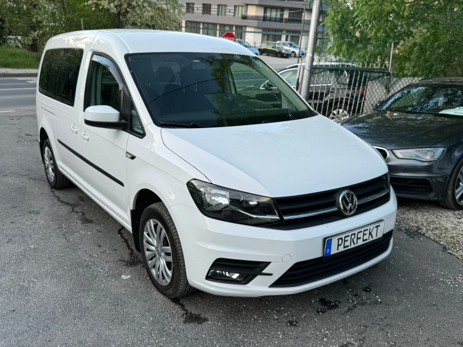 VW Caddy 2.0TDI Maxi* 6+ 1 - изображение 2