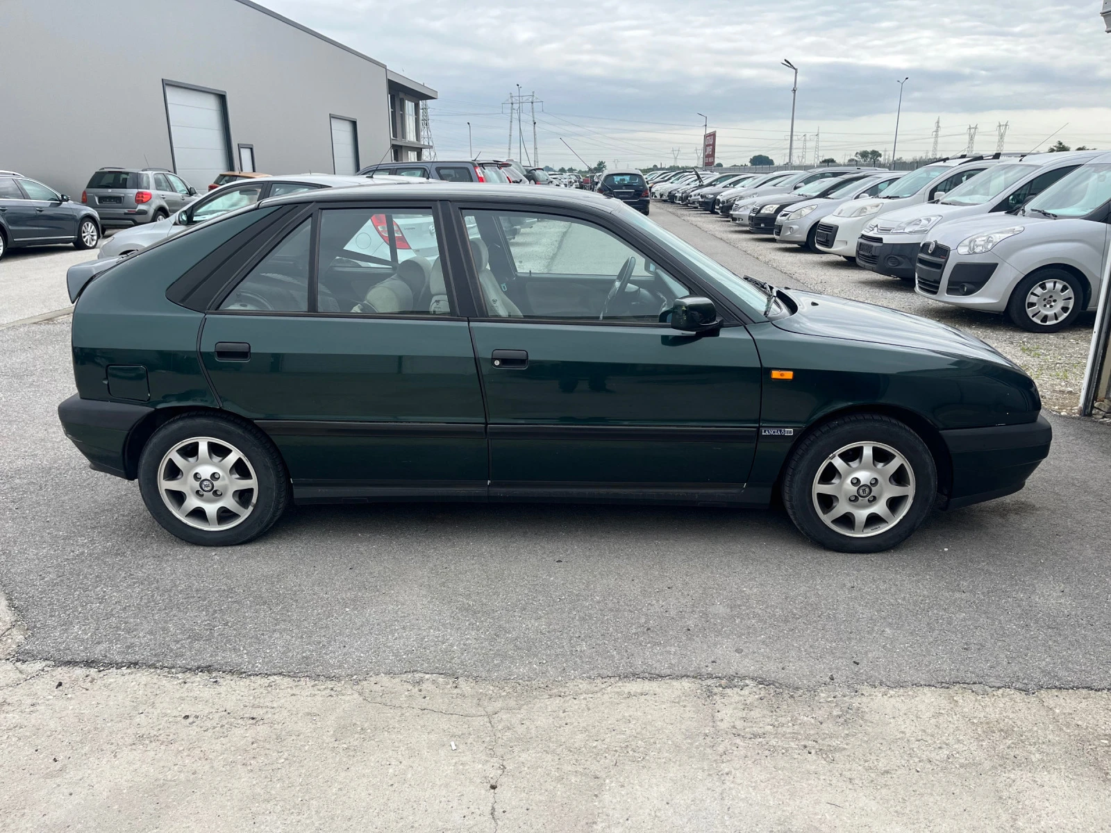 Lancia Delta 1.6 i 103 k.c - изображение 4