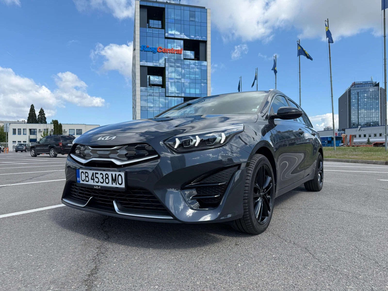 Kia Ceed SW 1.6 GDI Facelift  - изображение 2