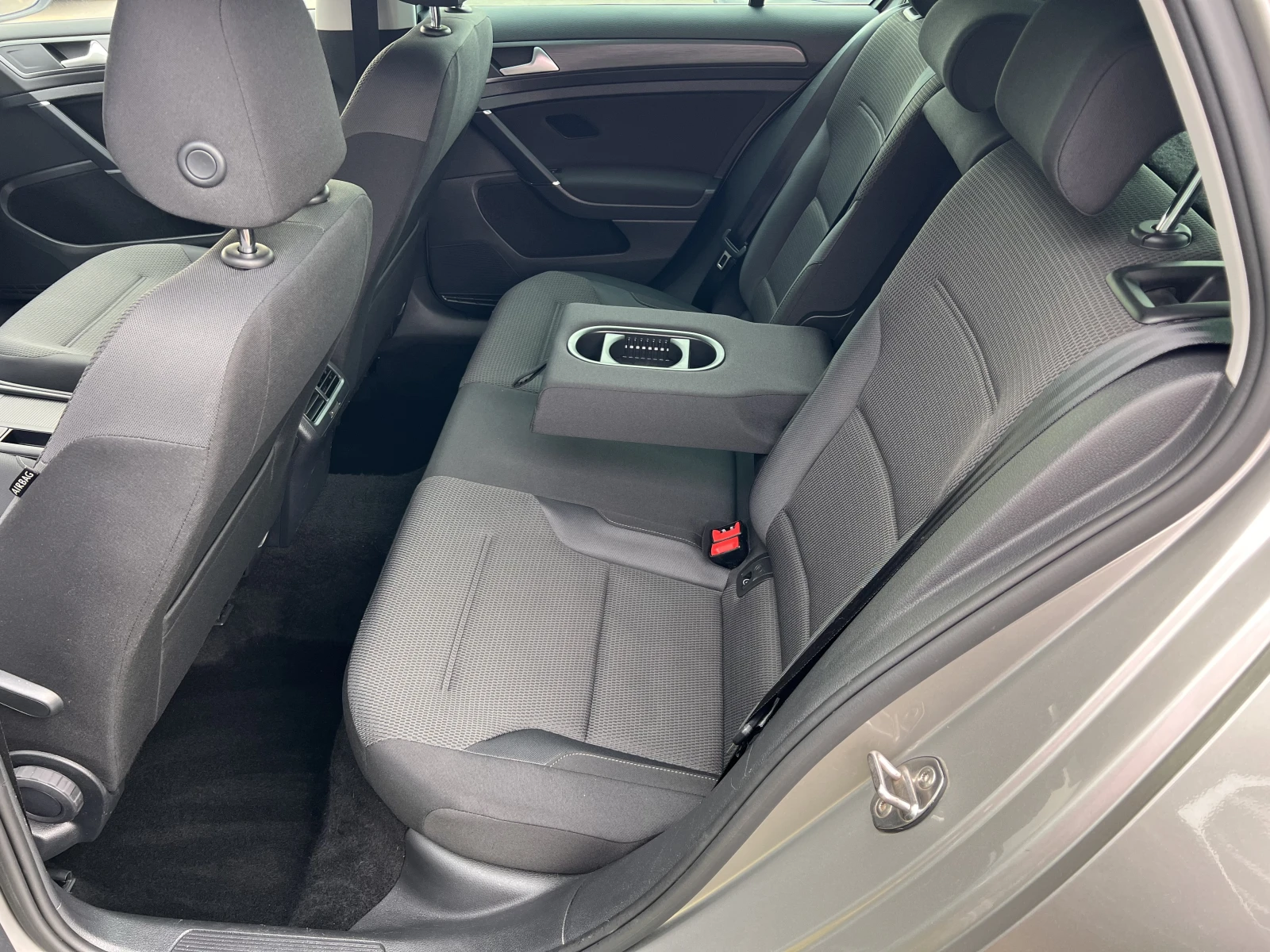 VW Golf COMFORTLINE/1.5TSI/150k.c./6MT - изображение 10