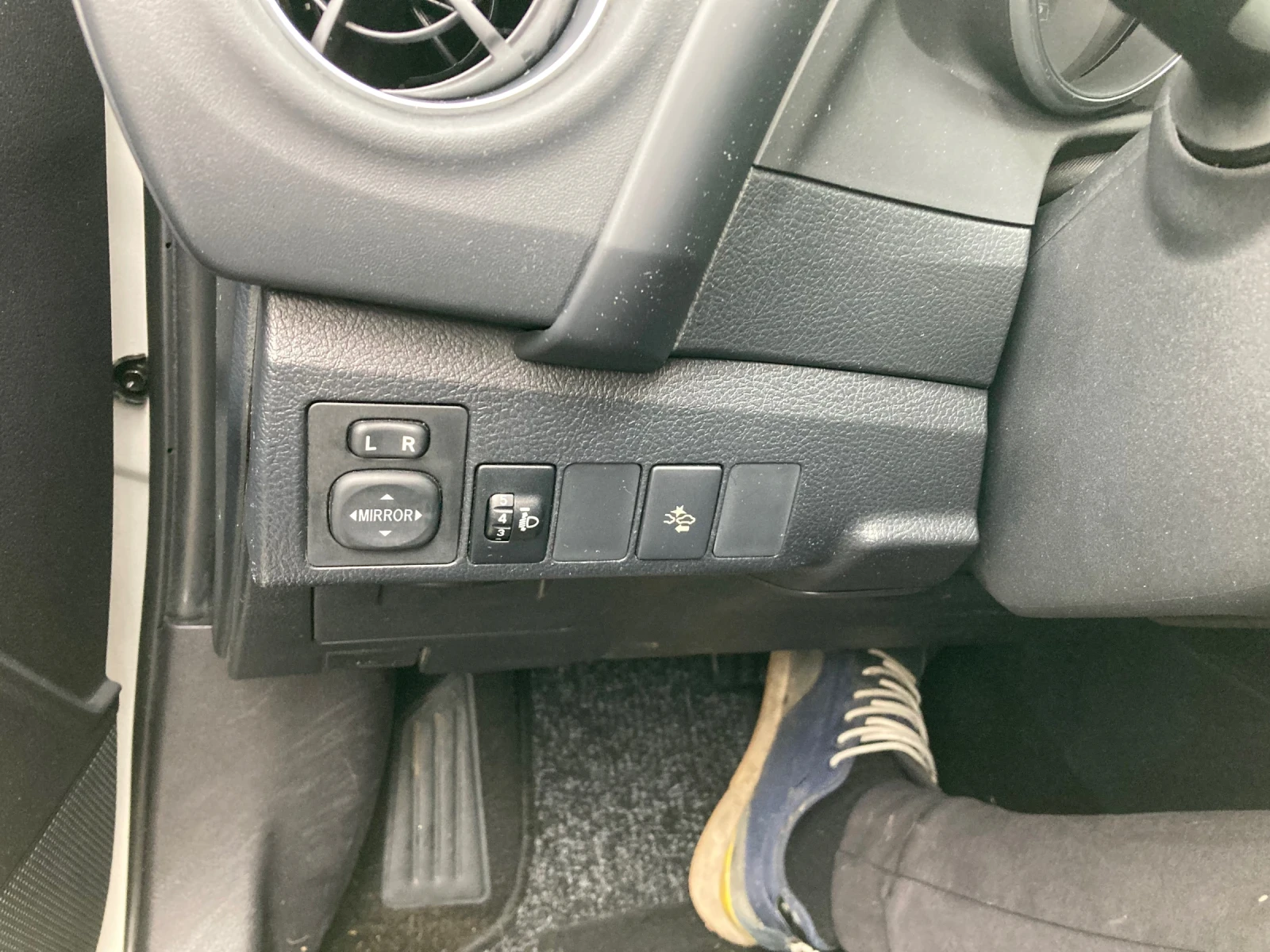 Toyota Auris 1.8 Hibrid Avtomatik 99ks 136000 km Originalni | Mobile.bg � ����������� 10