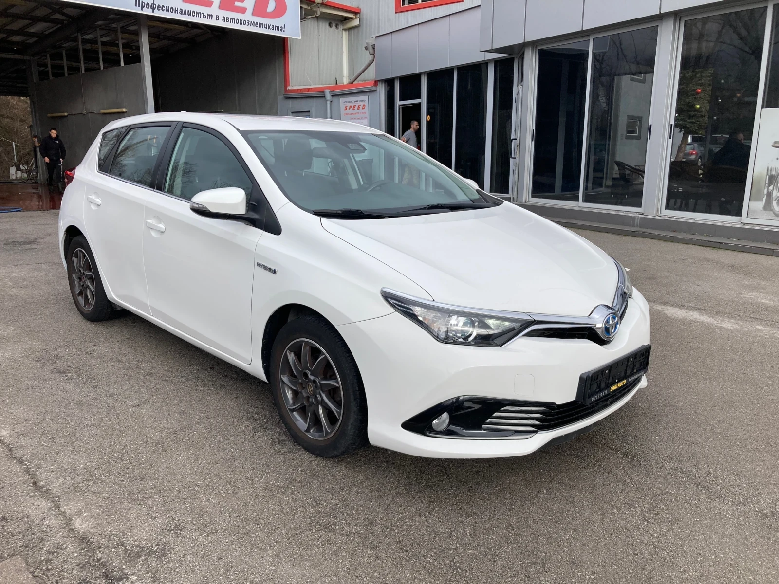 Toyota Auris 1.8 Hibrid Avtomatik 99ks 136000 km Originalni | Mobile.bg � ����������� 2