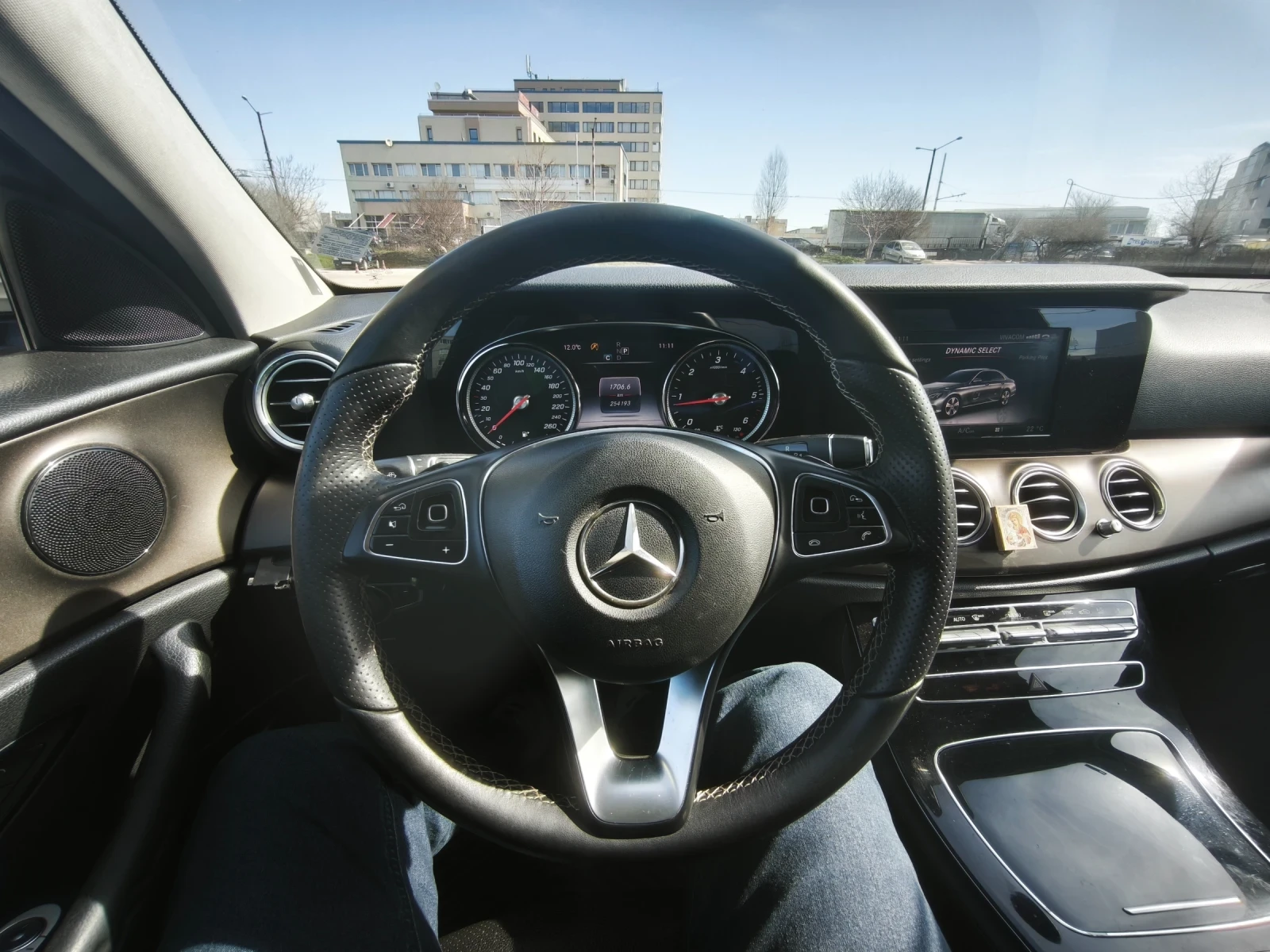 Mercedes-Benz E 200, снимка 3 - Автомобили и джипове - 53781899