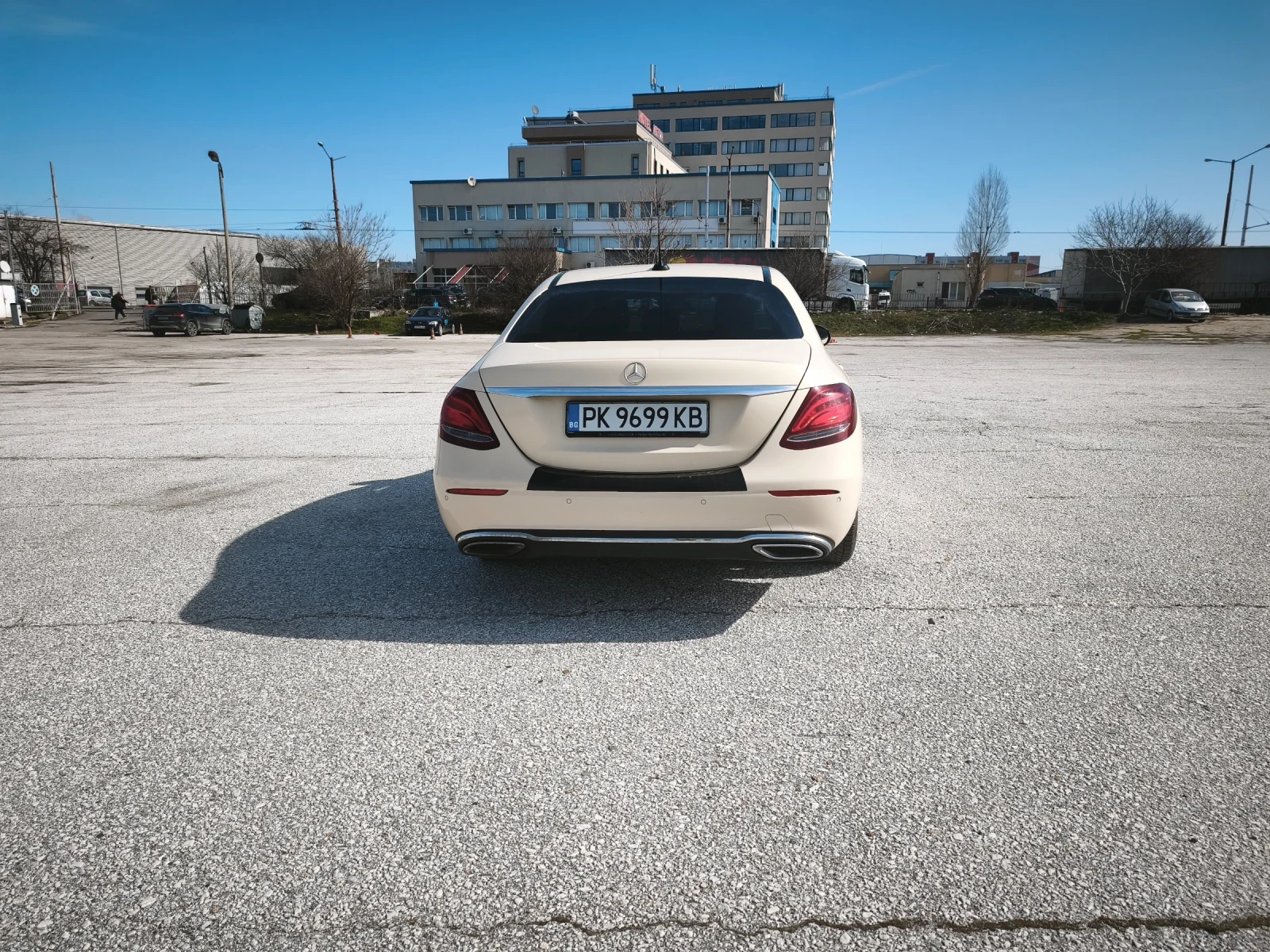 Mercedes-Benz E 200, снимка 11 - Автомобили и джипове - 53781899