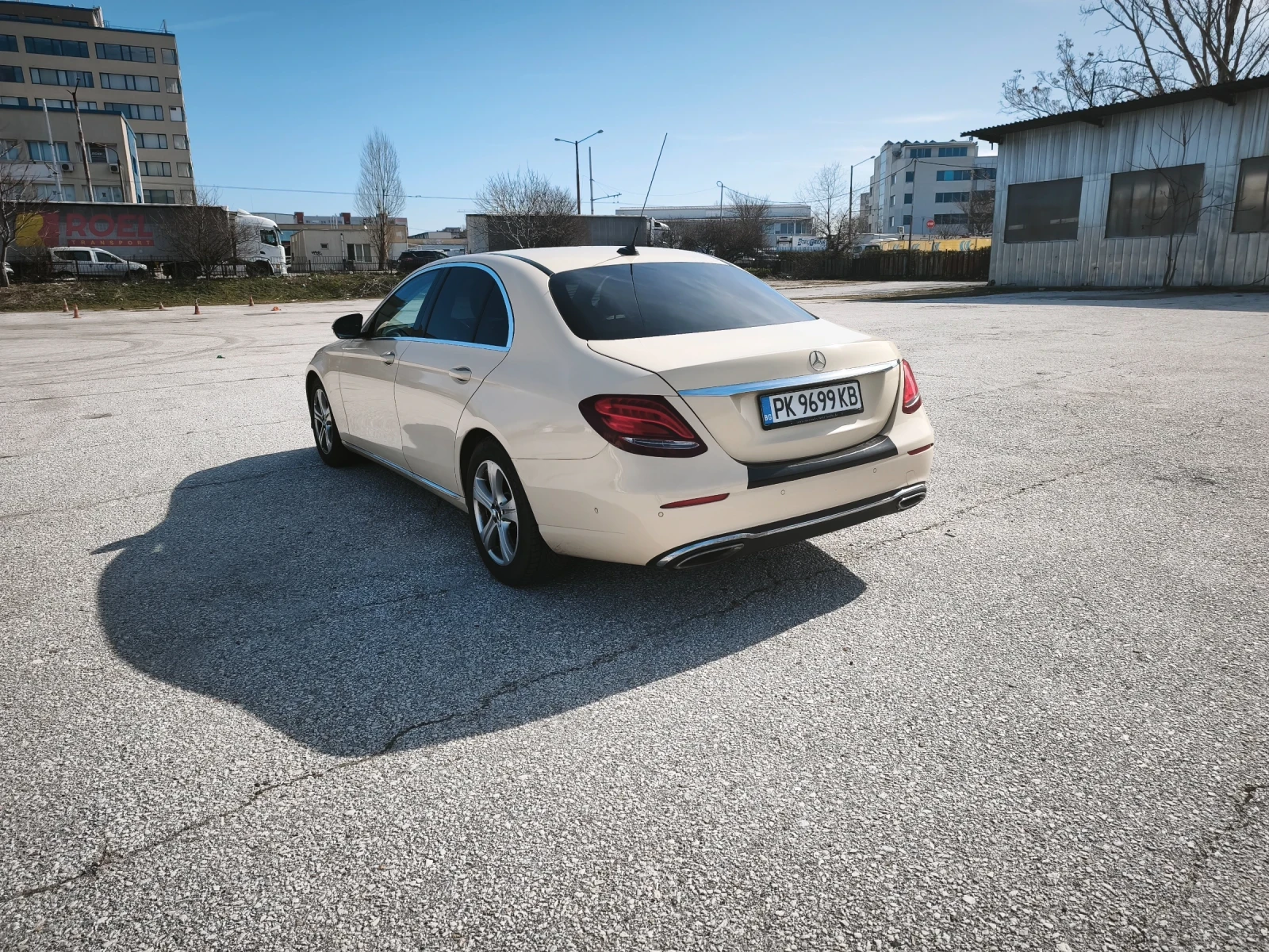 Mercedes-Benz E 200, снимка 10 - Автомобили и джипове - 53781899